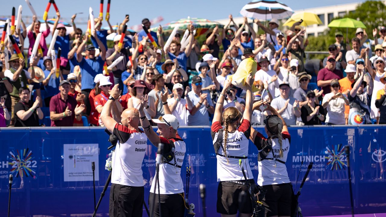 Foto: DSB / Wiederholung erwünscht! Bei der EM in München jubelten begeisterte Zuschauer dem deutschen Team nach dem Gewinn von Team-Gold zu.