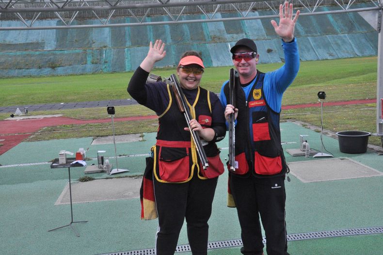 Foto: Harald Strier / Jubel bei Kathrin Murche und Andreas Löw über den Mixed-Titel im Trap.