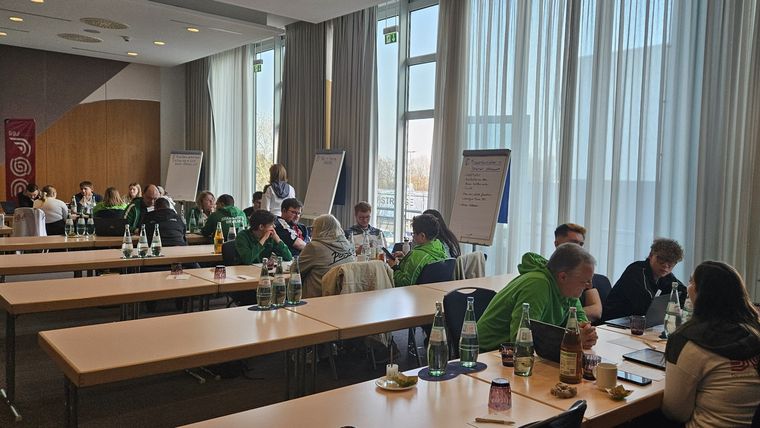 Foto: DSJ / Im Workshop zum Thema "Prävention sexueller Gewalt im Sport" arbeiteten die Teilnehmer intensiv an Ideen und konkreten Maßnahmen.