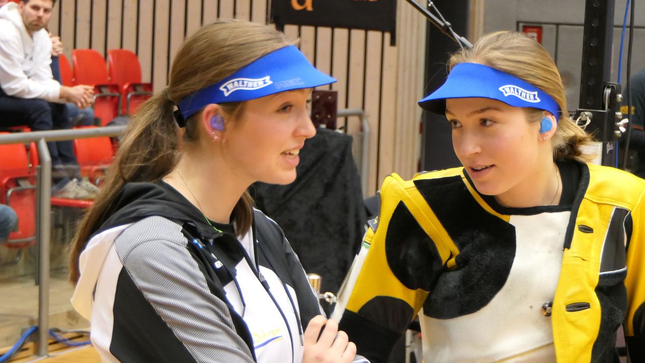 Foto: DSB / Zwillinge für Deutschland bei der EM in Breslau: Anna Janßen (links) tritt bei den Erwachsenen an, Franka Janßen bei den Juniorinnen.