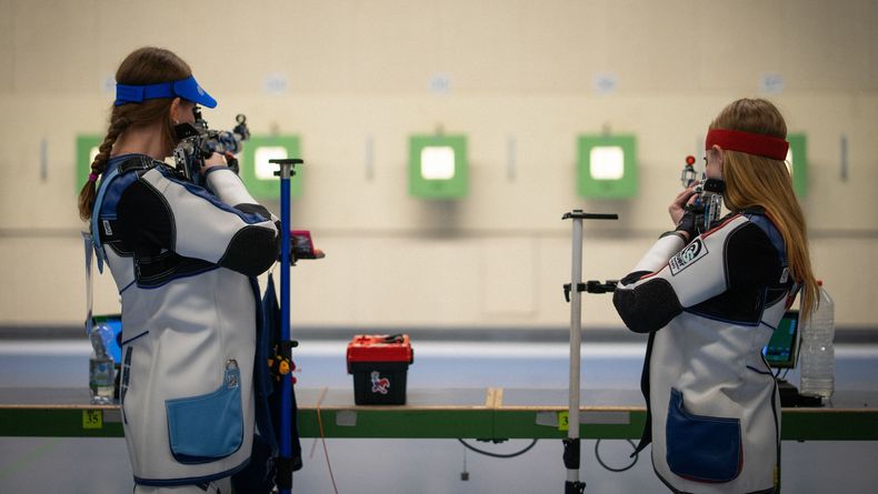 Foto: Luca Großmann / Das Ziel hatten die jungen Schützen mit Flinte, Gewehr und Pistole im Visier. Foto: Luca Großmann / Das Ziel hatten die jungen Schützen mit Flinte, Gewehr und Pistole im Visier.