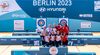Foto: World Archery / Unvergessen und historisch! Das deutsche Recurve-Frauenteam mit Katharina Bauer, Michelle Kroppen und Charline Schwarz ist Weltmeister und posiert hier mit den Teams aus Frankreich und Mexiko.