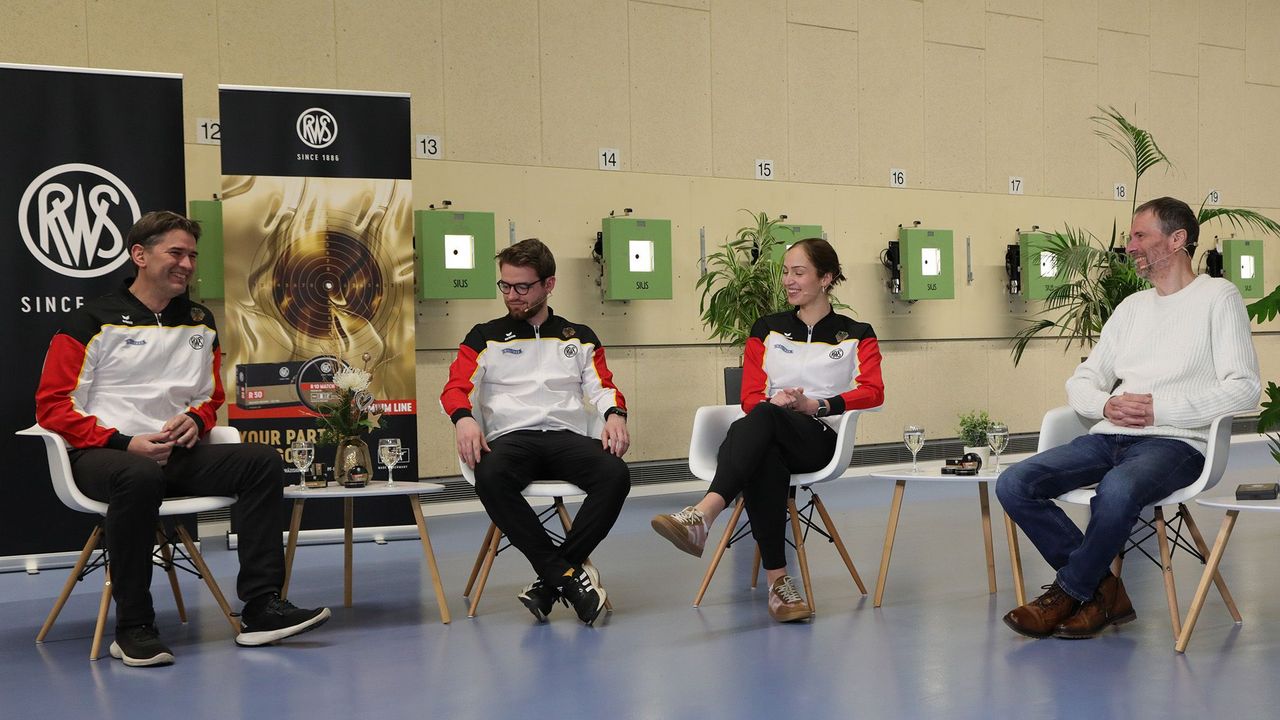 Foto: RWS / Hatten Spaß und lieferten gekonntes Infotainment: Wolfram Waibel, Maximilian Ulbrich, Anna Janßen und Mario Gonsierowski (v.l.).