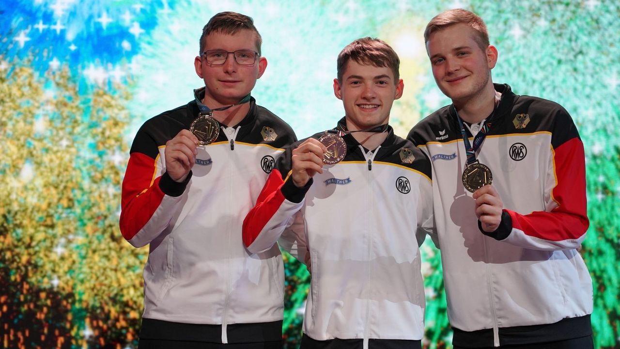 Foto: ESC / Gold für das Trio Florian Beer, Justus Ott und Nils Palberg...