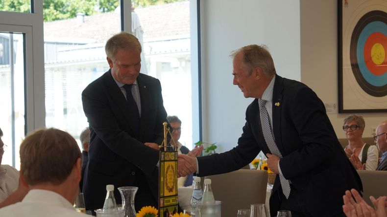 Foto: DSB / DSB-Präsident Hans-Heinrich von Schönfels begrüßte Gregor von Opel, den Präsidenten der Deutschen Olympischen Gesellschaft, als Ehrengast.