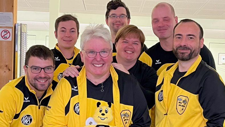 Foto: Weil am Rhein / Zufrieden blickt das Team des ESV Weil am Rhein in die Kamera. Kein Wunder: Der Start in die Saison ist mit 4:0-Punkten geglückt. Foto: Weil am Rhein / Zufrieden blickt das Team des ESV Weil am Rhein in die Kamera. Kein Wunder: Der Start in die Saison ist mit 4:0-Punkten geglückt.