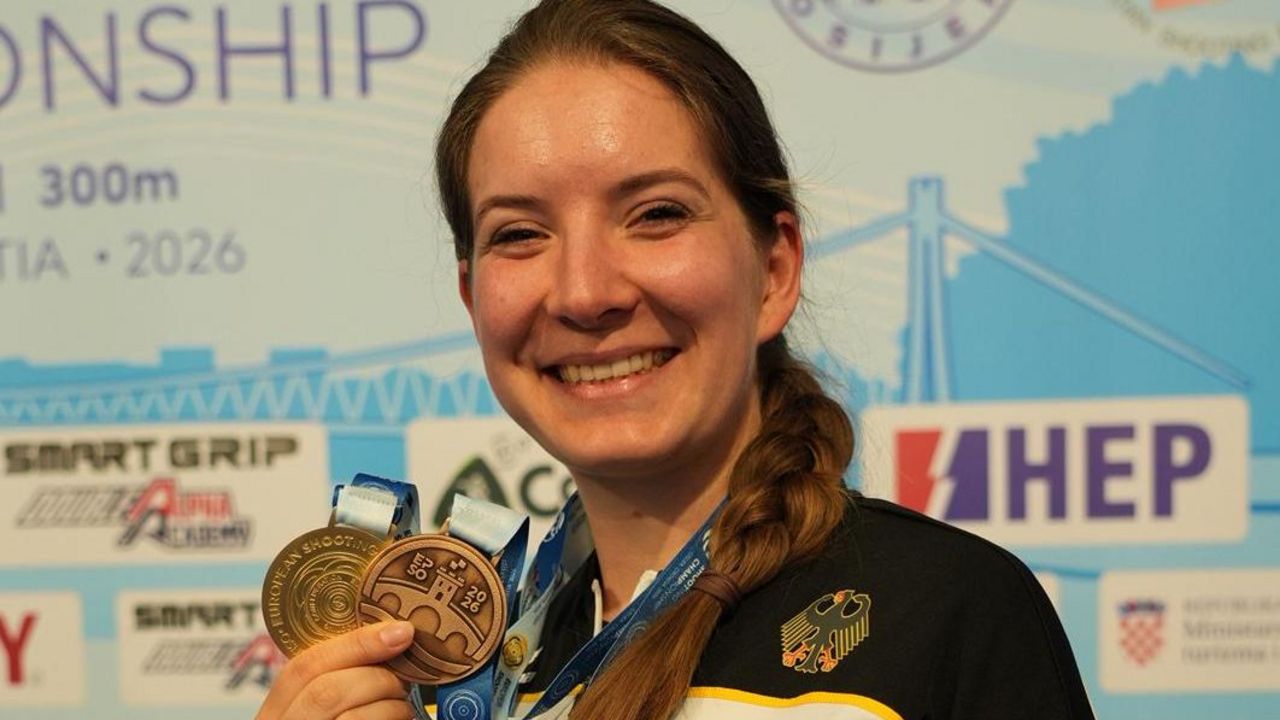 Foto: DSB / Gold im Einzel und Bronze im Team: Doreen Vennekamp strahlt über ihre tolle EM-Ausbeute in Osijek.