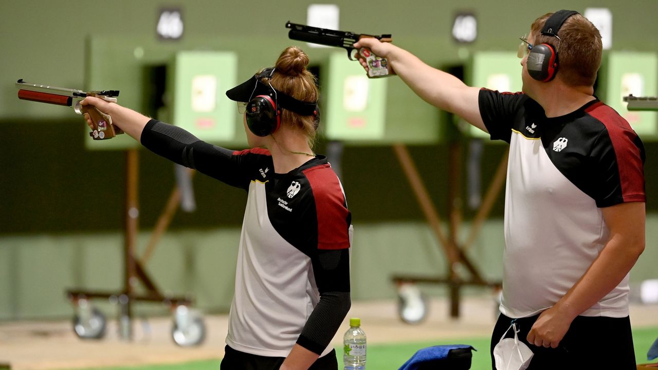 Foto: Picture Alliance / Hatten sich ein besseres Ergebnis im Mixed erhofft: Carina Wimmer und Christian Reitz.