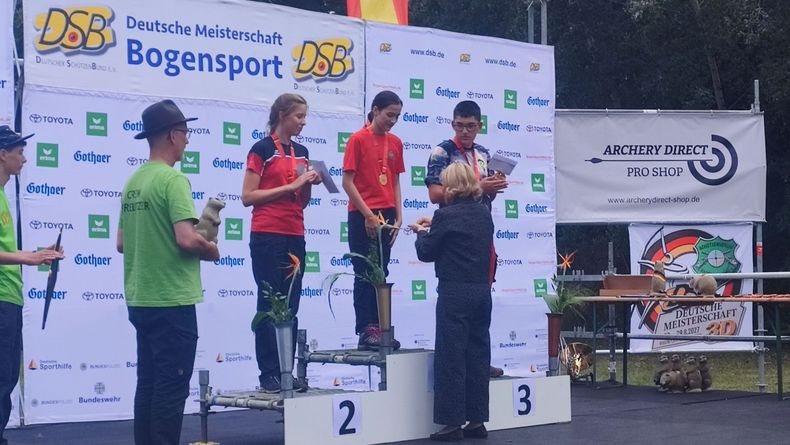 Foto: LV MV / Mecklenburg-Vorpommerns Staatssekretärin Sylvia Grimm vom Ministerium für Soziales, Gesundheit und Sport führte die Siegerehrung durch, hier bei Traditionell Schüler A.