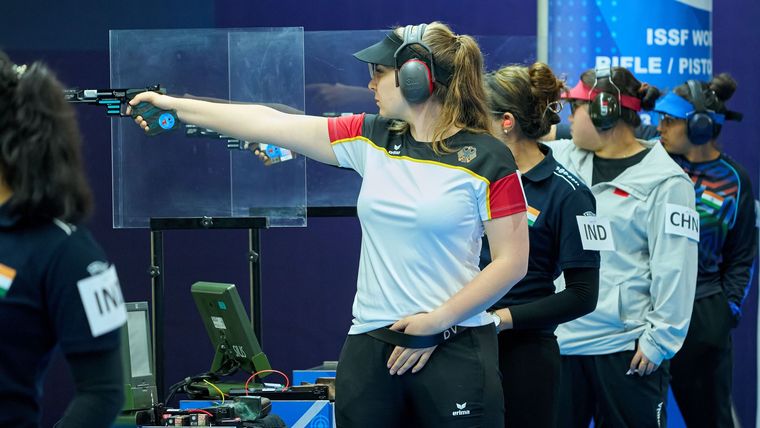 Foto: ISSF / Vennekamp als einzige Europäerin im Finale mit der Sportpistole