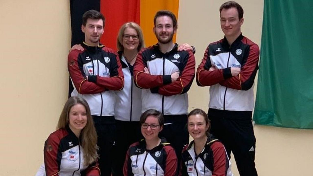 Foto: DSB / Die Bundestrainerin Claudia Verdicchio-Krause mit den drei erstplatzierten Männern und Frauen der EM-Qualifikation.