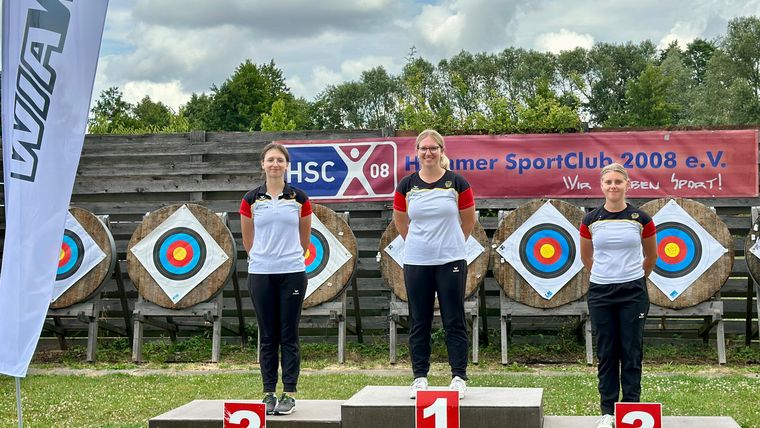 Foto: Siebert / Werden zur Nominierung vorgeschlagen: Lisa Lucks, Regina Kellerer und Mathilda Werner (von links)