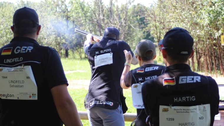 Foto: Martina Brandes / Die Teilnehmerzahlen an den Deutschen Meisterschaften der FITASC-Disziplinen - hier Parcours - sind in den vergangenen Jahren kontinuierlich gestiegen.