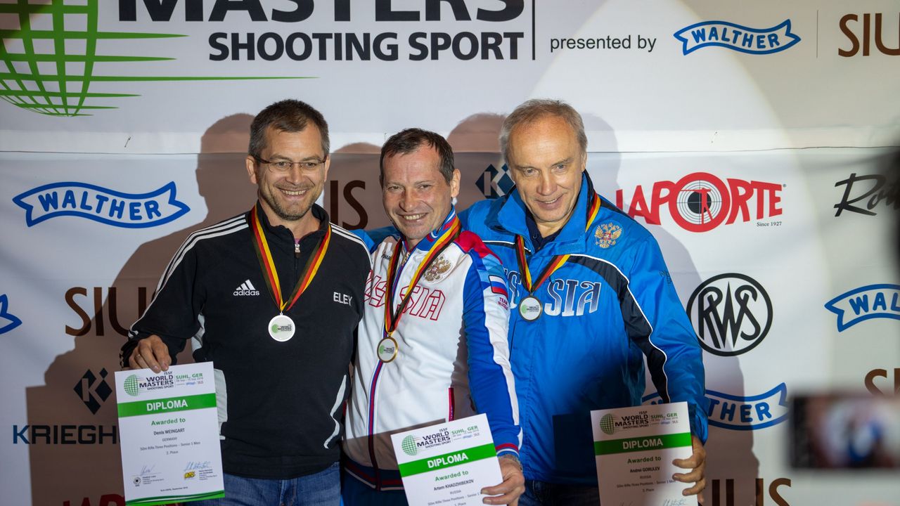 Foto: Jürgen Reber / Luftgewehr-Olympiasieger Artem Khadjibekov setzte sich im Dreistellungskampf vor Denis Weingart und seinem Landsmann Andrei Gorulev durch.