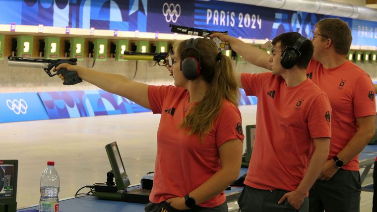 Foto: DSB / Das deutsche Top-Trio Doreen Vennekamp, Robin Walter und Christian Reitz - hier in Paris 2024 - ist bei Teil eins der WM-Qualifikation natürlich dabei.