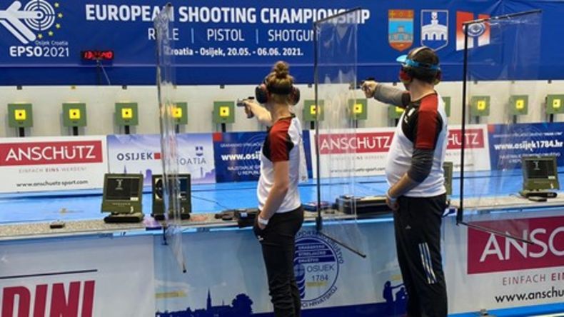 Foto: DSB / Platz acht für Carina Wimmer und Michael Heise im Mixed mit der Luftpistole.