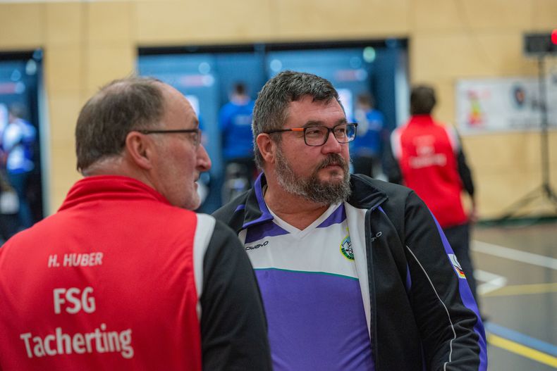 Foto: Foto-Lamprecht.de / Helmut Huber und Andreas Blaschke, die Trainer der Konkurrenten FSG Tacherting und BSG Ebersberg, gehen als eins und zwei aus dem Süden in das Bundesligafinale.