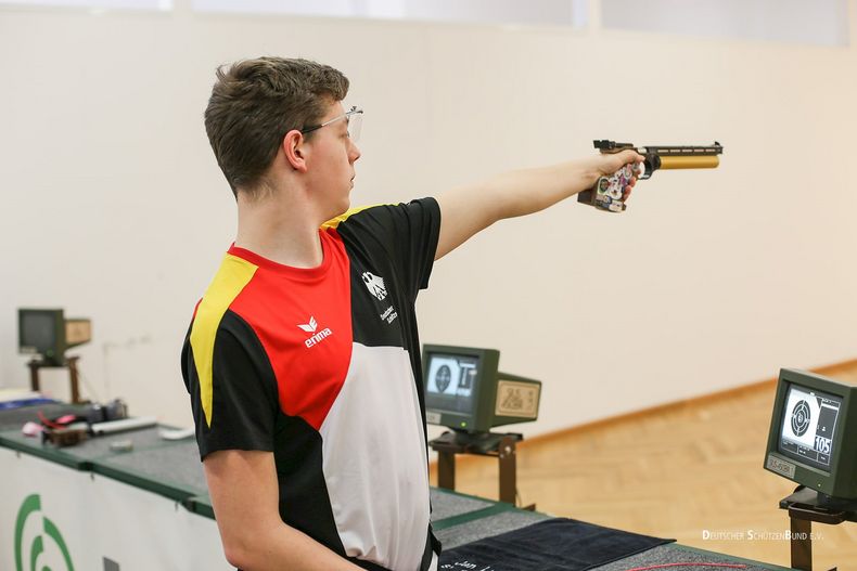 Bild: Karstedt / Jan-Luca Karstedt fand über den Laufbahnberater des Olympiastützpunktes seine Ausbildungsstelle. Bild: Karstedt / Jan-Luca Karstedt fand über den Laufbahnberater des Olympiastützpunktes seine Ausbildungsstelle.
