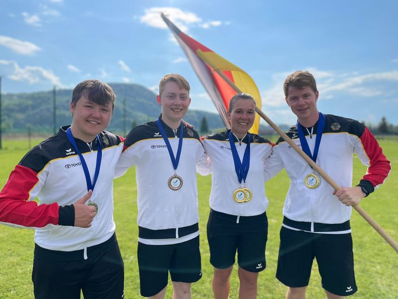 Foto: DSB / Strahlen über beide Ohren: Phil Lüttmerding, Noah Huber, Elina Idensen und Mathias Kramer (von links)