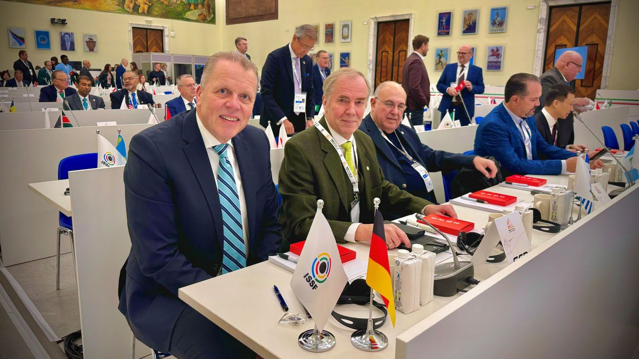 Foto: DSB / Sind hochzufrieden mit der Besetzung der ISSF-Komitees: DSB-Präsident Hans-Heinrich von Schönfels und Bundegeschäftsführer Jörg Brokamp.