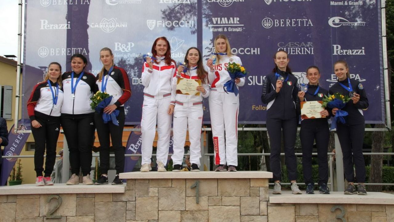 Foto: ESC / Silber für Marie-Louis Mayer, Kathrin Murche und Johanna Brandt (v.l.).