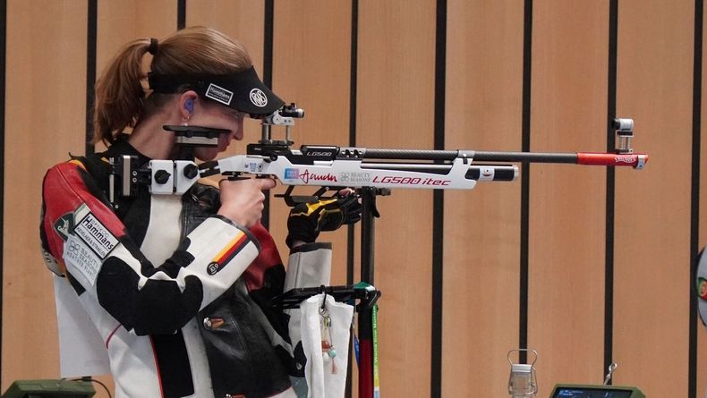 Foto: DSB / Deutschlands Gewehr-Aushängeschild Anna Janßen vertraut auf Waffen von WALTHER. Foto: DSB / Deutschlands Gewehr-Aushängeschild Anna Janßen vertraut auf Waffen von WALTHER.