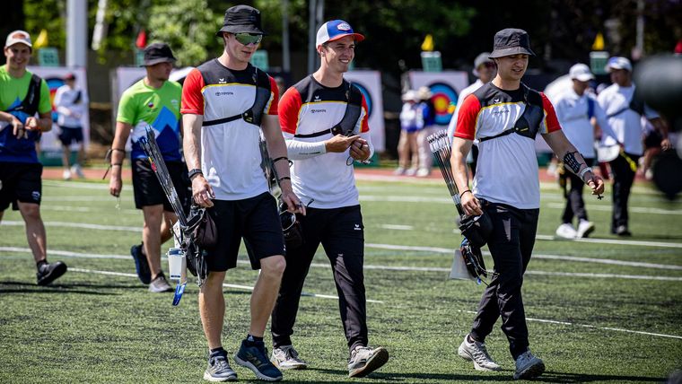 Foto: World Archery / Das Recurve-Trio Mathias Kramer, Jonathan Vetter und Moritz Wieser streben bei der EM in Antalya im Team einen Platz unter den ersten Fünf an.