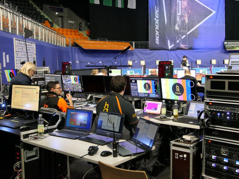 Foto: DSB / Ein Blick in die Livestream-Regie von HA-Media, damit die Zuschauer an den Bildschirmen zu Hause mit den bestmöglichen Bildern versorgt werden.