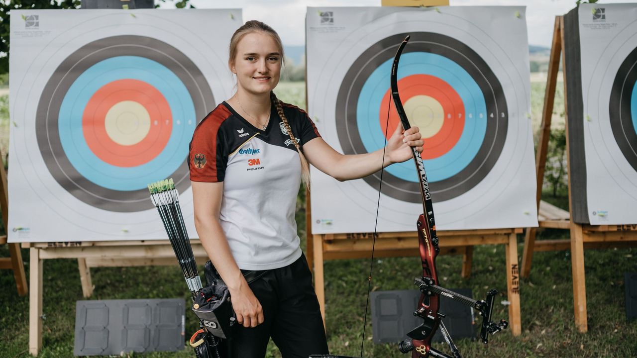 Foto: DSB / Der Bogensport ist für Charline Schwarz seit ihrer Kindheit die ganz große Leidenschaft.