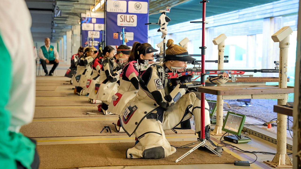 Foto: ISSF / Auch für internationale Spitzenschützen ist der Kleinkaliber-Dreistellungskampf eine Herausforderung.