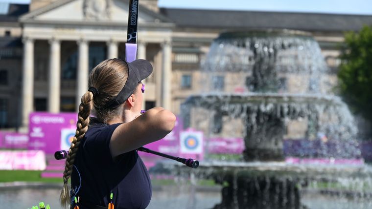 Foto: Eckhard Frerichs / So phantastisch ist der Blick der Bogenschützen, hier von der Deutschen Meisterin 2025 Charline Schwarz, auf dem Finalfeld auf dem Bowling Green.