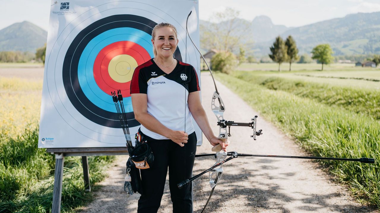 Foto: Lisa Haensch / Katharina Bauer wurde bei der Wahl der World Archery zur "Aufsteigerin des Jahres 2022" gewählt.