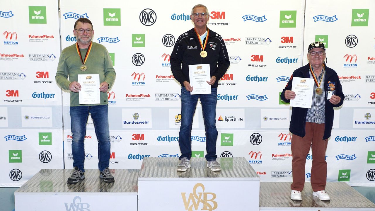 Foto: WSB / Hans Peter Wester setzte sich mit überragenden 319,4 Ringen bei den Senioren IV vor Rudolf Weber (318,1) und Hendrik Willems (317,9) durch.