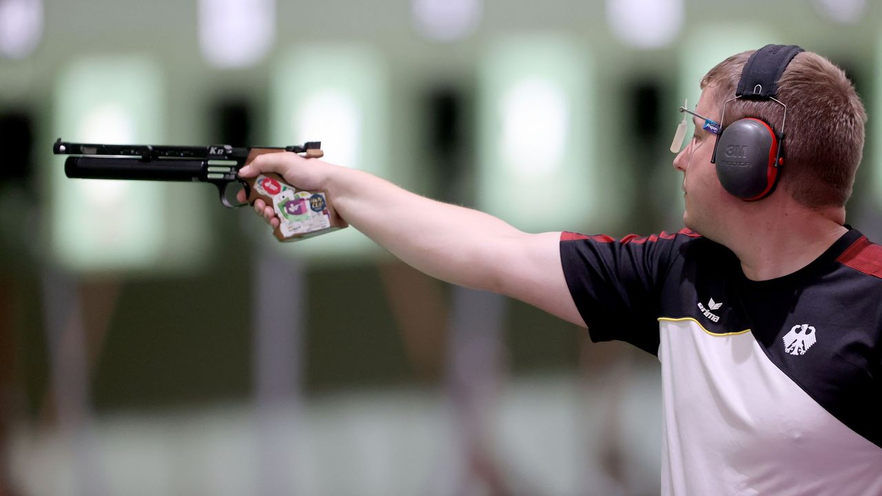 Foto: Picture Alliance / Christian Reitz, Olympia-Fünfter in Tokio mit der Luftpistole, ist am Wochenende in der WM-Qualifikation gefordert.