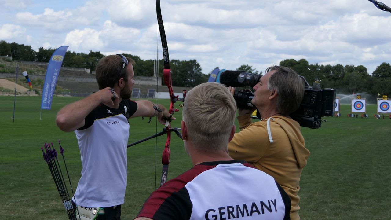 Foto: DSB / TV-Teams vor Ort beim Pressegespräch mit den Athleten