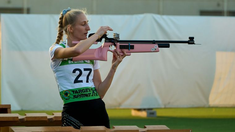 Foto: ISSF / Dreifach-Juniorinnen-Weltmeisterin Alena Weinmann tritt zum Tour-Auftakt der Deutschland Trophy erstmals in der Damen I-Klasse an.