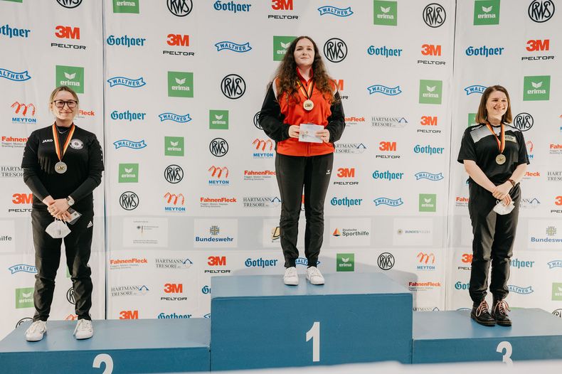 Foto: DSB / Vanessa Seeger war die klare Nummer eins bei den Luftpistole-Juniorinnen. Platz zwei ging an Leonie Mollet, Platz drei an Nina Adels. Foto: DSB / Vanessa Seeger war die klare Nummer eins bei den Luftpistole-Juniorinnen. Platz zwei ging an Leonie Mollet, Platz drei an Nina Adels.