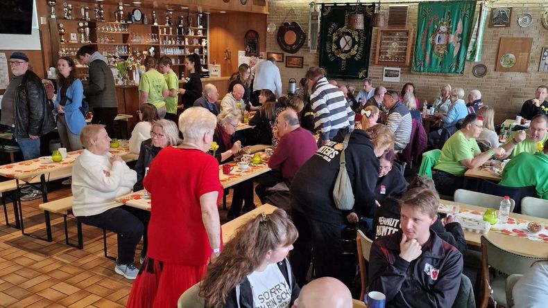 Foto: SGi Tegel-Süd 1955 / Ein volles Schützenhaus - so wie hier in Berlin - ist beim Ostereierschießen normal.