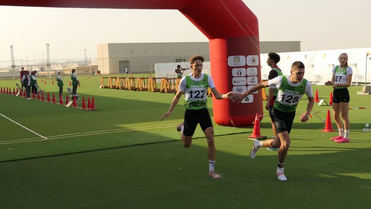Foto: DSB / Die deutschen Target Sprinter waren zu schnell und zu gut für die Konkurrenz. Hier sprintet das Junioren-Team Lukas Bürki, Moritz Kellner und Alena Weinmann (rechts stehend) zum WM-Titel.