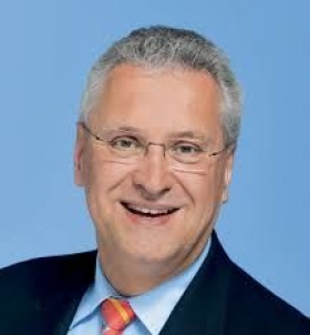 Bayerns Innenminister Herrmann: Finger weg vom Waffenrecht