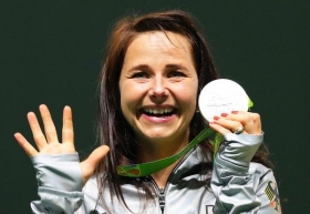 Silber für Monika Karsch mit der Sportpistole